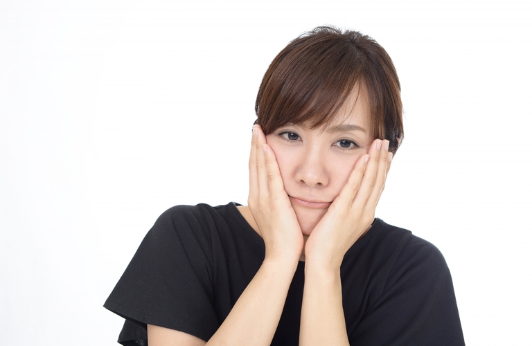 加齢によるシワやたるみに悩んでいる方へ｜帯広でスッピンでも気軽に通えるCAPSULES.24で理想の肌へ