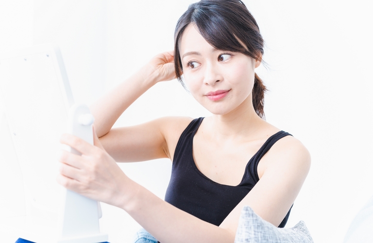 コラーゲンマシンは白髪に効果的？帯広で気軽に通えるCAPSULES.24のお客様の声
